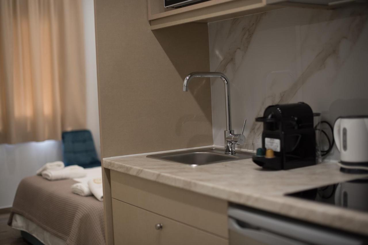 Rob Venture Suites At The Central Of Athens City Экстерьер фото