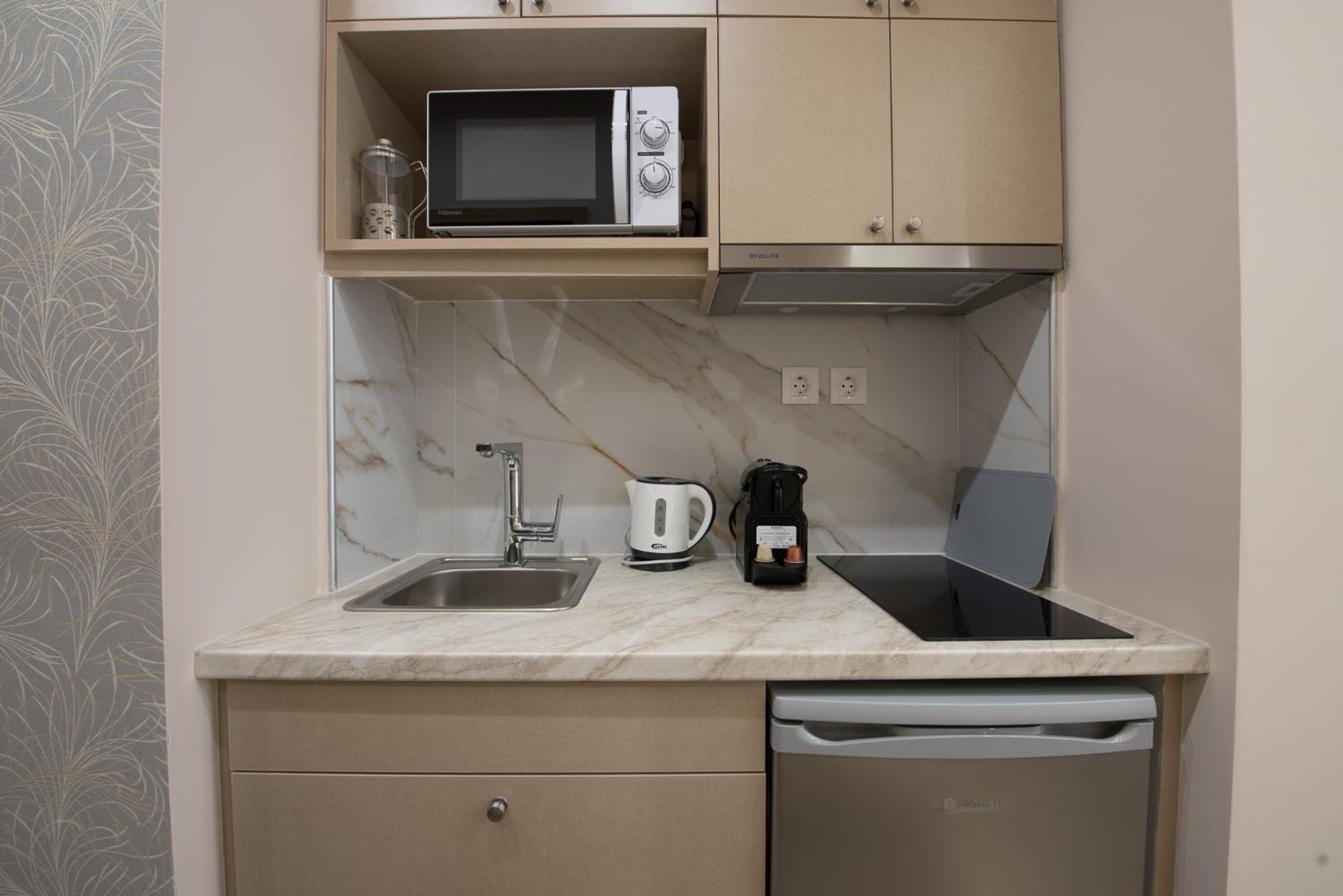 Rob Venture Suites At The Central Of Athens City Экстерьер фото